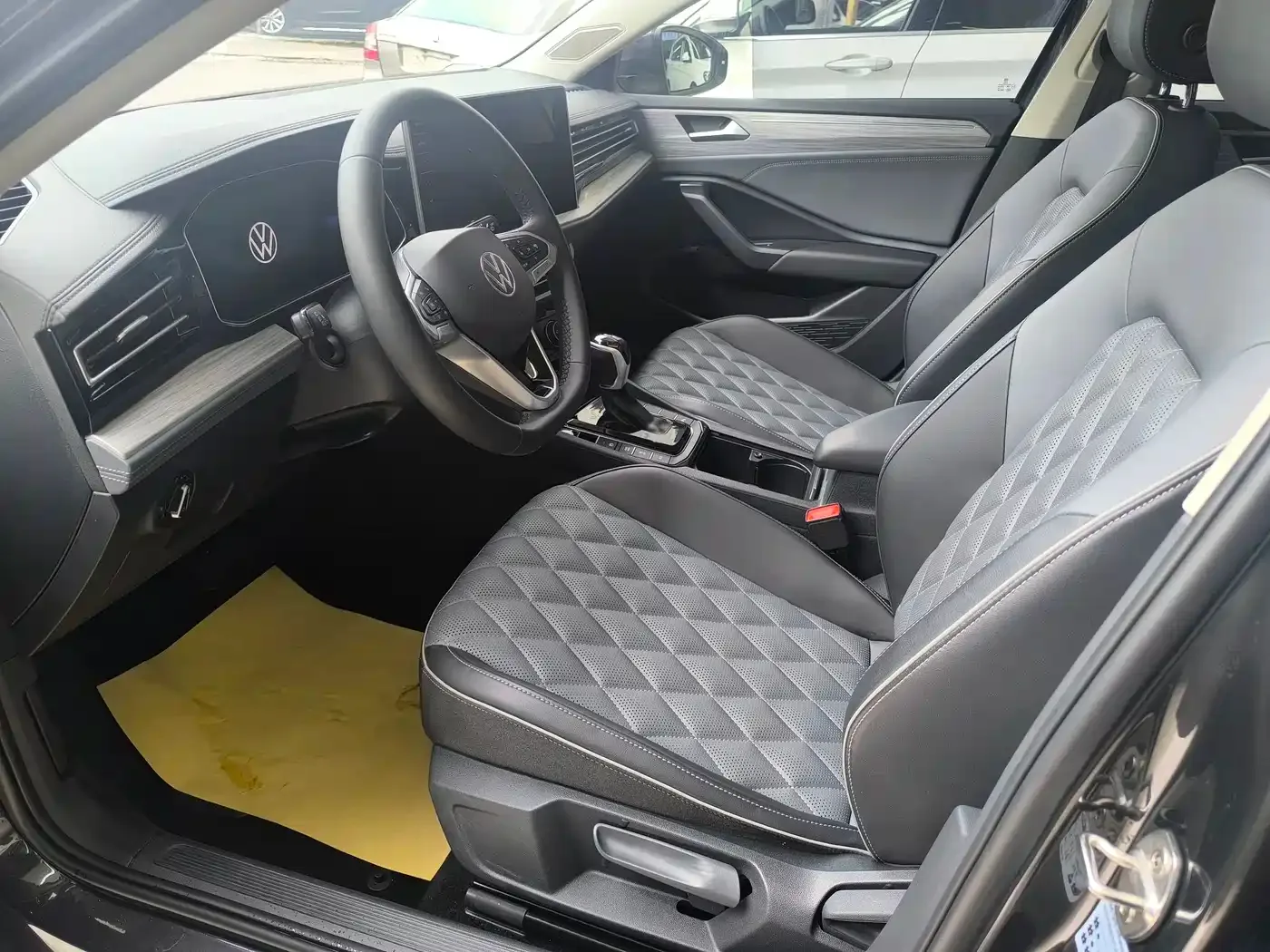 Volkswagen Sagitar 2024 300TSI DSG Surpass Edition — Фото автомобиля 4