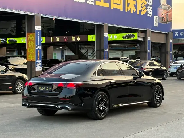 Mercedes-Benz E-Class — Фото автомобиля 19