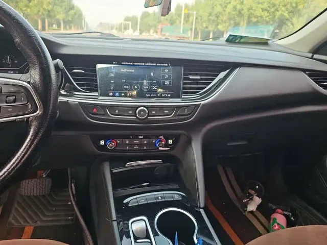 Buick Regal — Фото автомобиля 13