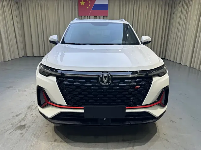 Changan CS35 Plus — Фото автомобиля 2