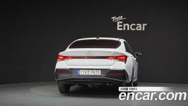 Hyundai Avante CN7 — Фото автомобиля 4