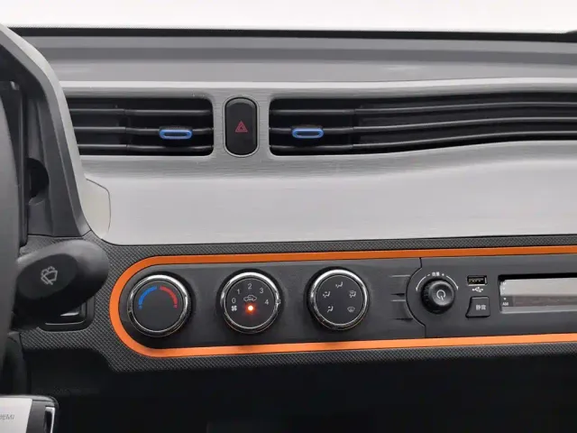 Wuling Hongguang Mini EV — Фото автомобиля 12