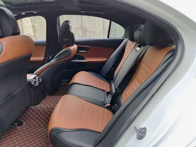 Mercedes-Benz C-Class — Фото автомобиля 8