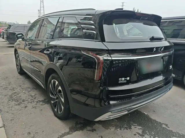 Hongqi HS7 PHEV — Фото автомобиля 4