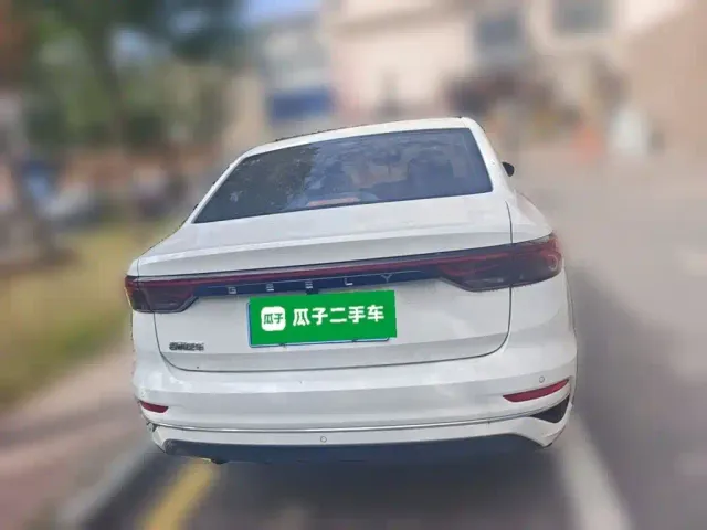 Geely Emgrand — Фото автомобиля 5
