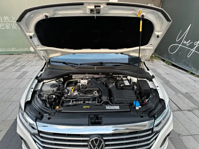Volkswagen Lavida — Фото автомобиля 16
