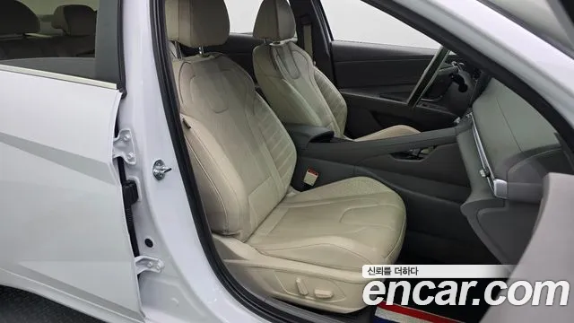 Hyundai Avante CN7 — Фото автомобиля 18