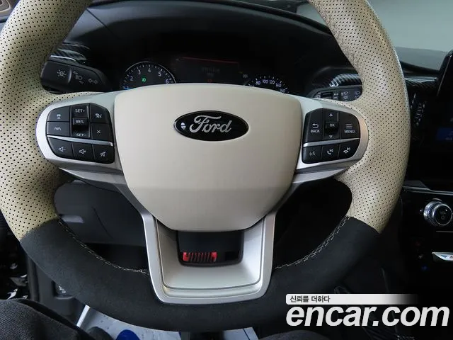 Ford Explorer — Фото автомобиля 13