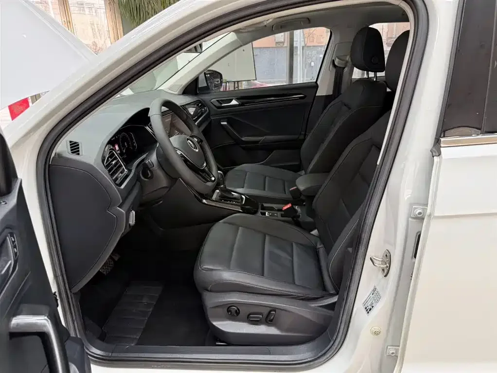 Volkswagen Volkswagen T-ROC 2022 280TSI DSG 2WD Comfort PLUS — Фото автомобиля 16