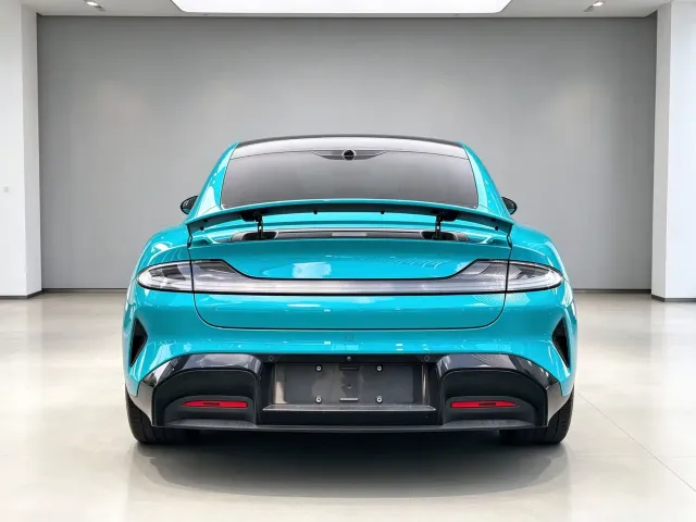 Xiaomi SU7 — Фото автомобиля 5
