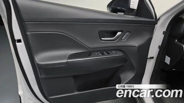 Hyundai Kona Kona (SX2) Бензин 1.6 турбо 2WD — Фото автомобиля 23
