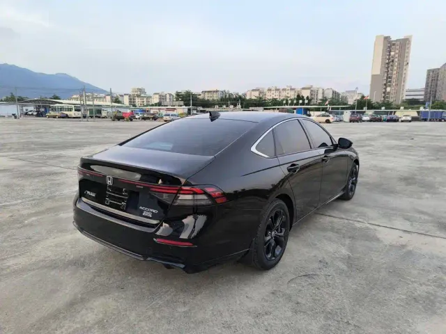 Honda Accord — Фото автомобиля 10