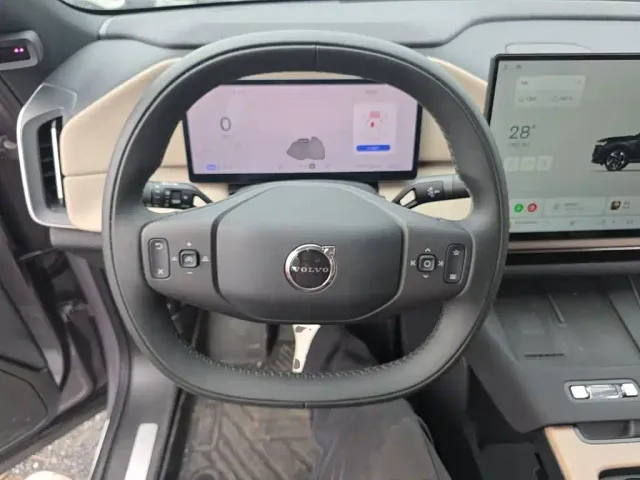 Volvo XC70 Plug-in Hybrid — Фото автомобиля 10