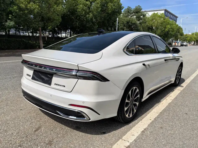 Lincoln Z — Фото автомобиля 6