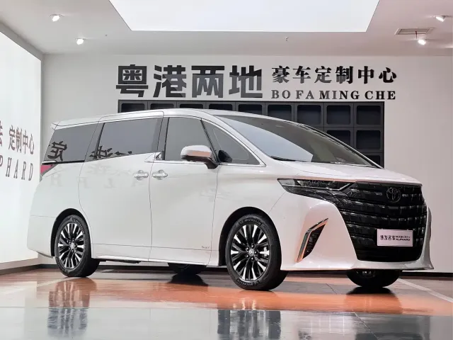 Toyota Alphard — Фото автомобиля 3