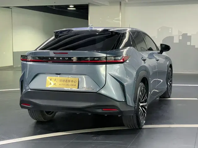 Lexus RZ — Фото автомобиля 4