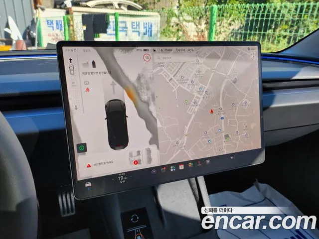 Tesla Model 3 — Фото автомобиля 13