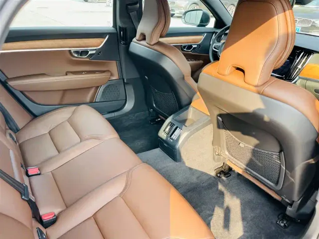 Volvo S90 — Фото автомобиля 19