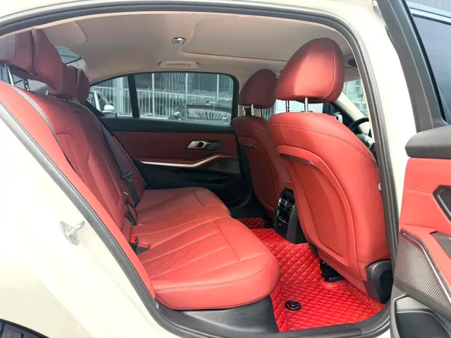 BMW 3 Series — Фото автомобиля 12