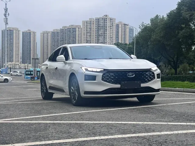 Ford Mondeo — Фото автомобиля 3