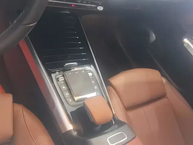Mercedes-Benz GLB-Class — Фото автомобиля 16