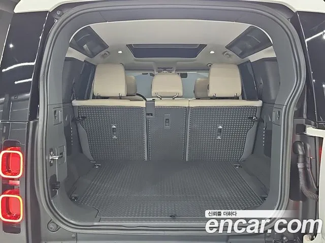 Land Rover Defender — Фото автомобиля 20