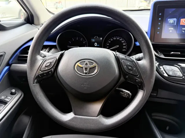 Toyota C-HR — Фото автомобиля 8