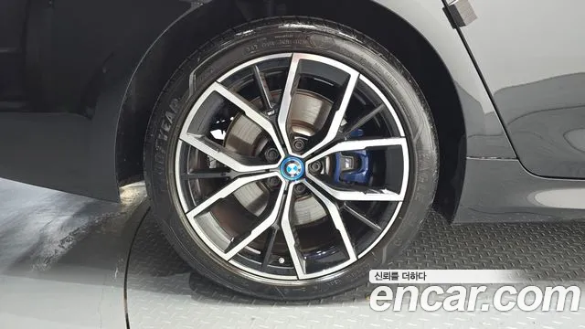 BMW 5-Series 5 серия (G30) — Фото автомобиля 4