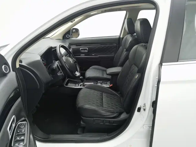 Mitsubishi Outlander — Фото автомобиля 10