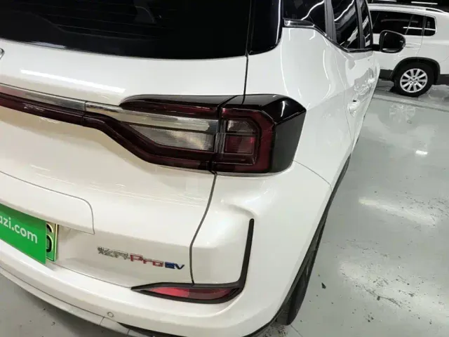 Kaiyi Xuanjie Pro EV — Фото автомобиля 7