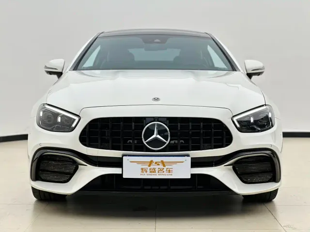 Mercedes-Benz E-Class — Фото автомобиля 2