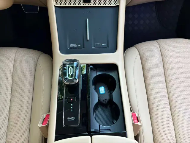 Aito M7 — Фото автомобиля 20