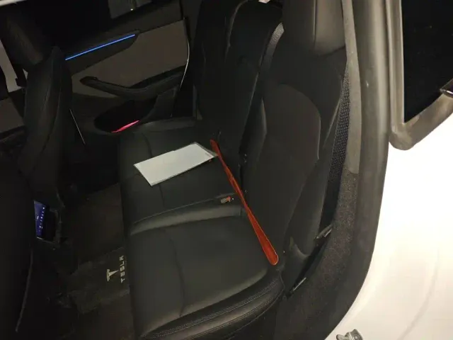 Tesla Model Y — Фото автомобиля 14