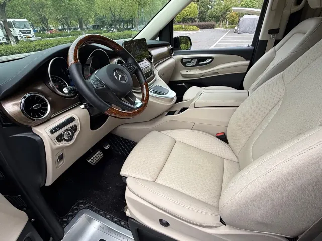 Mercedes-Benz V-Class — Фото автомобиля 8