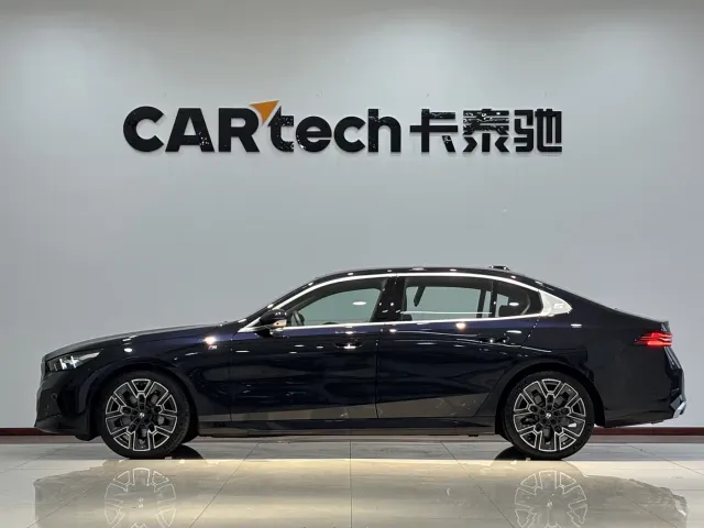 BMW 5 Series — Фото автомобиля 5