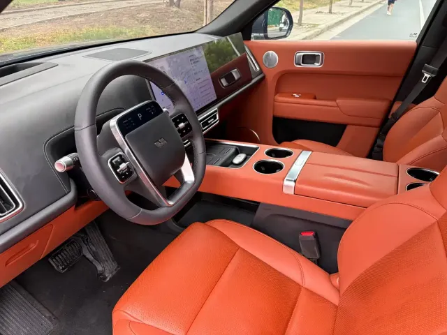 Li Auto L8 — Фото автомобиля 4