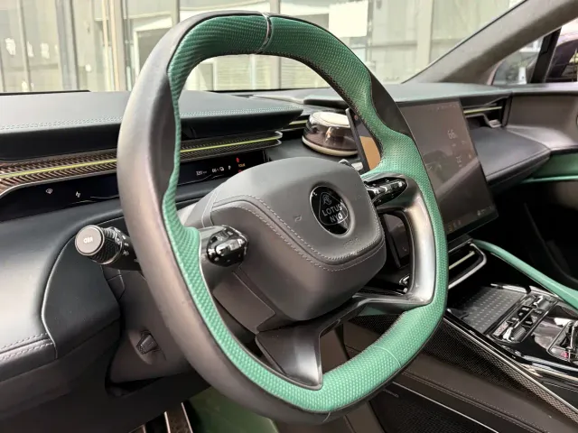 Lotus Eletre — Фото автомобиля 15