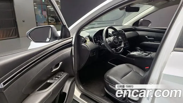 Hyundai Tucson Tucson (NX4) Бензин 1.6 турбо 2WD — Фото автомобиля 11