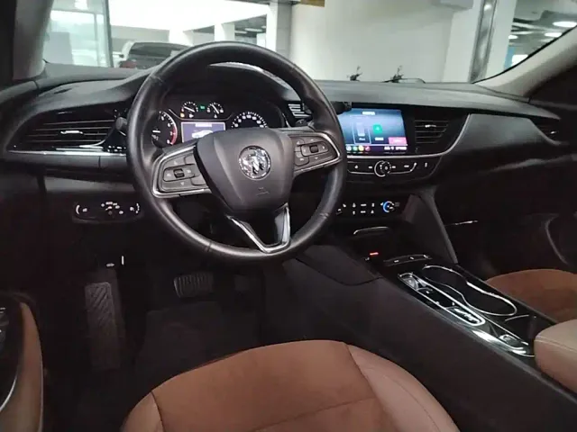 Buick Regal — Фото автомобиля 9