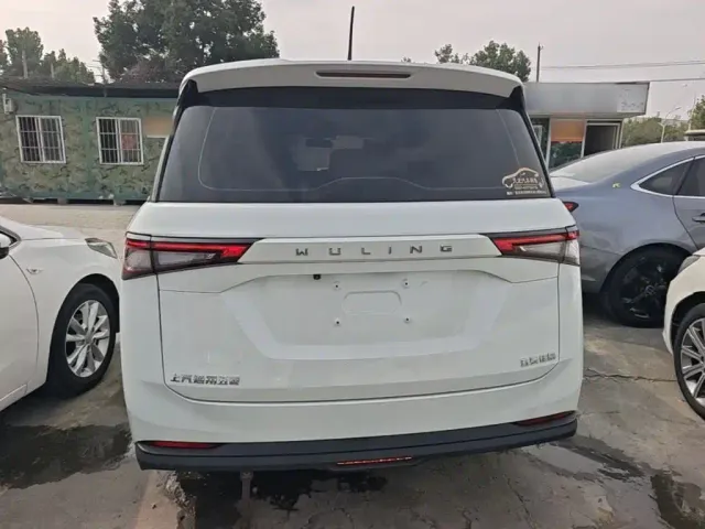 Wuling Jiachen — Фото автомобиля 5