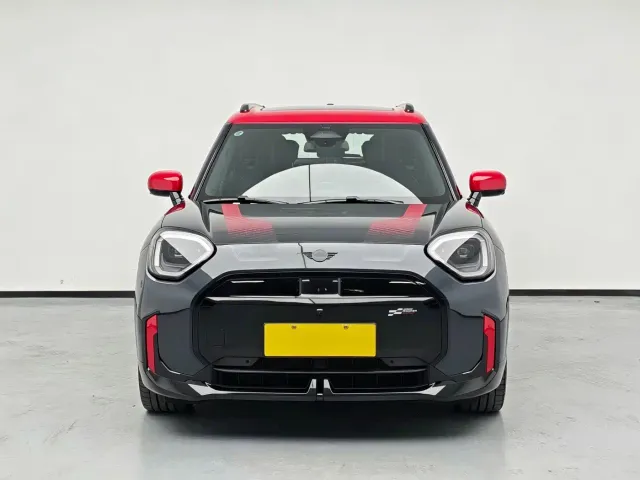 MINI Electric JCW ACEMAN — Фото автомобиля 2