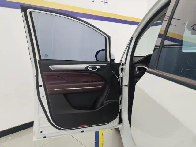 GAC Trumpchi M6 — Фото автомобиля 7