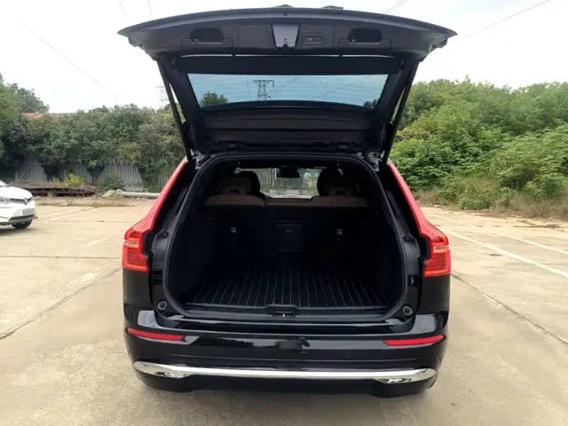 Volvo XC60 — Фото автомобиля 18