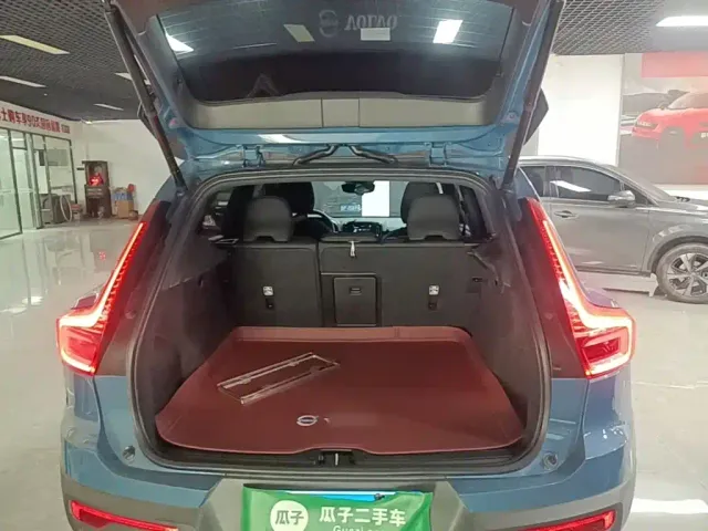 Volvo XC40 — Фото автомобиля 18