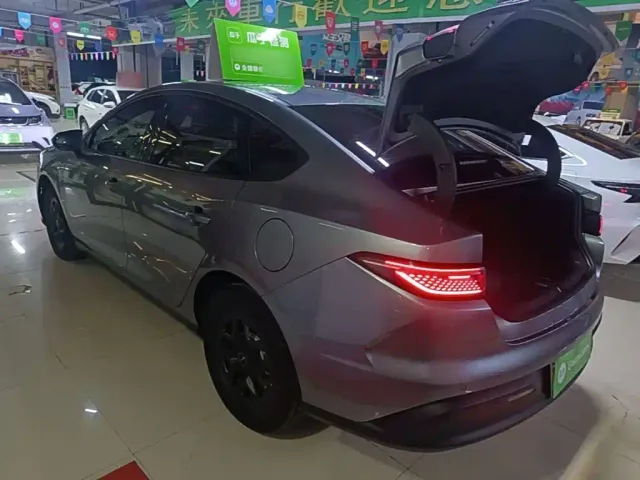 BYD Seal 05 DM-i — Фото автомобиля 4