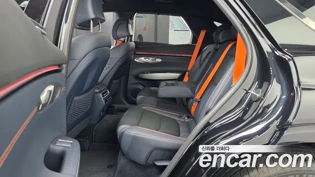 Genesis GV70 — Фото автомобиля 10