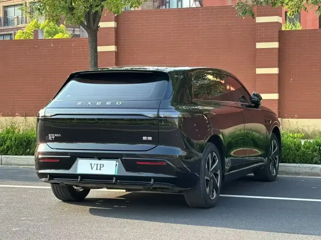 Exeed Exlantix ET 2024 Model Extended Range 200 Pro+ — Фото автомобиля 9