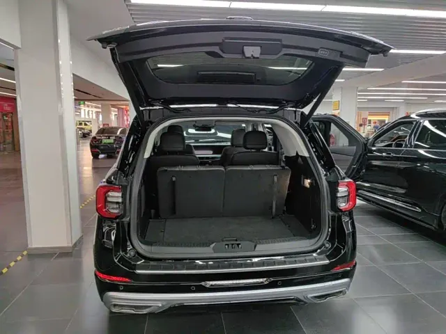Ford Explorer — Фото автомобиля 18