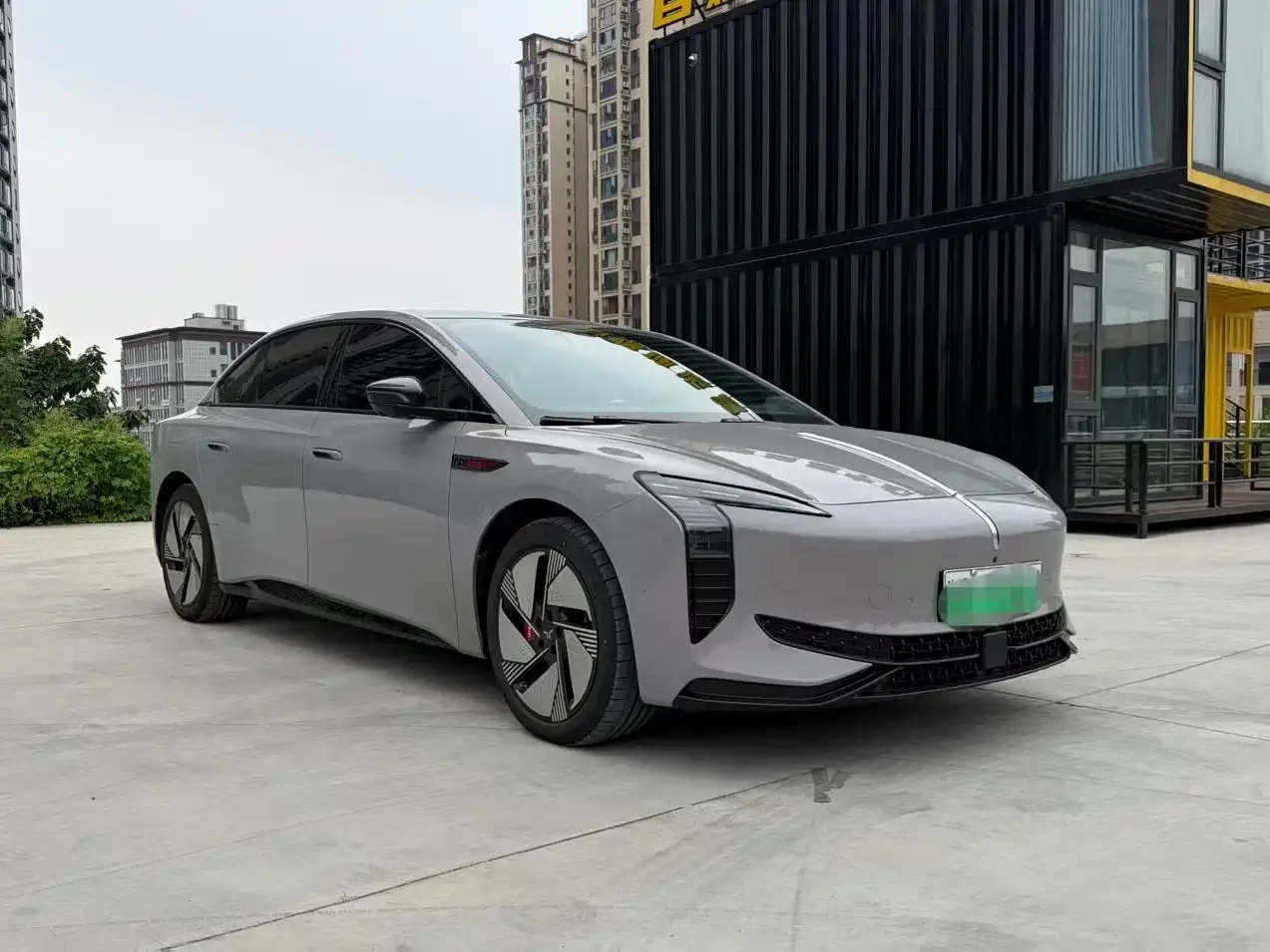 Hongqi Hongqi EH7 2025 640 AWD Smart Selection Edition — Фото автомобиля 3