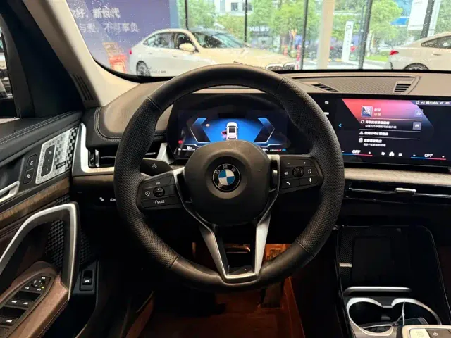 BMW X1 — Фото автомобиля 5